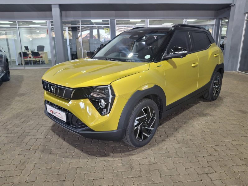 MAHINDRA XUV3XO 1.2 AX7L AT 2025
