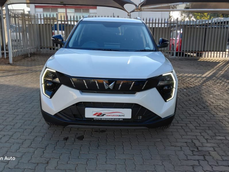 MAHINDRA XUV3XO 1.2 AX5 AT 2025