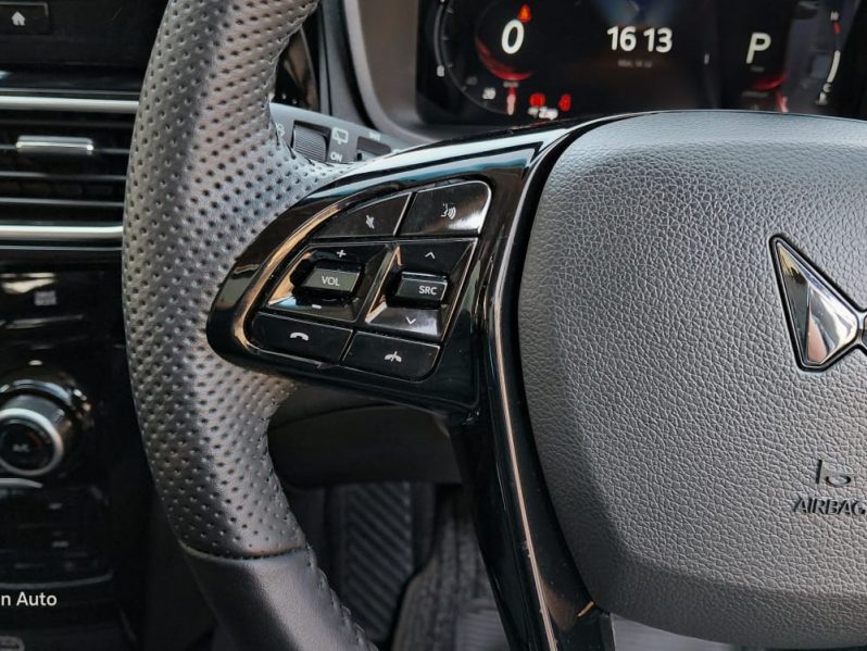 MAHINDRA XUV3XO 1.2 AX5 AT 2025