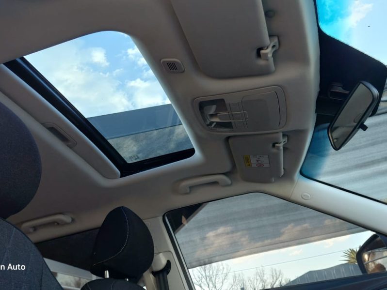 MAHINDRA XUV3XO 1.2 AX5 AT 2025