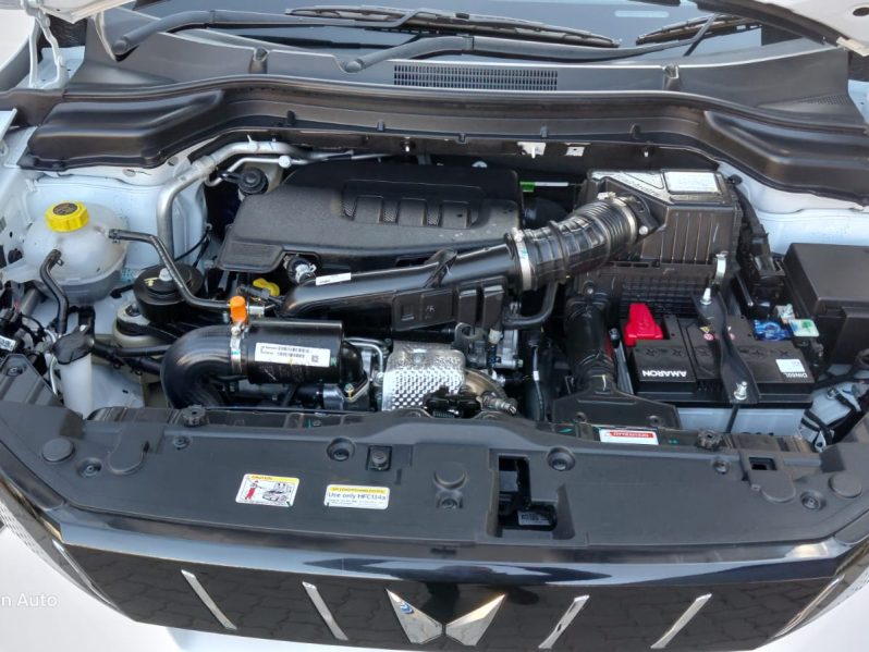 MAHINDRA XUV3XO 1.2 AX5 AT 2025